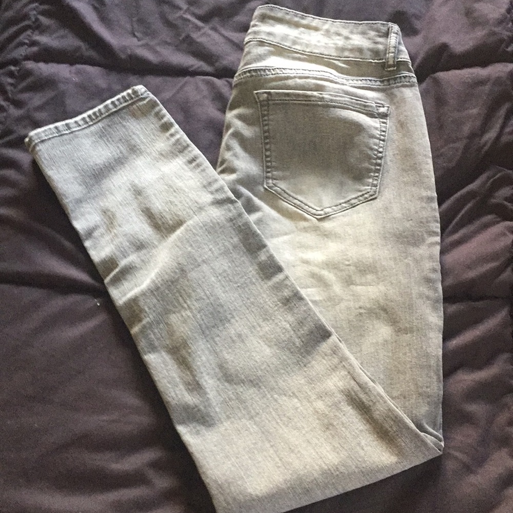 Gray skinny jeans